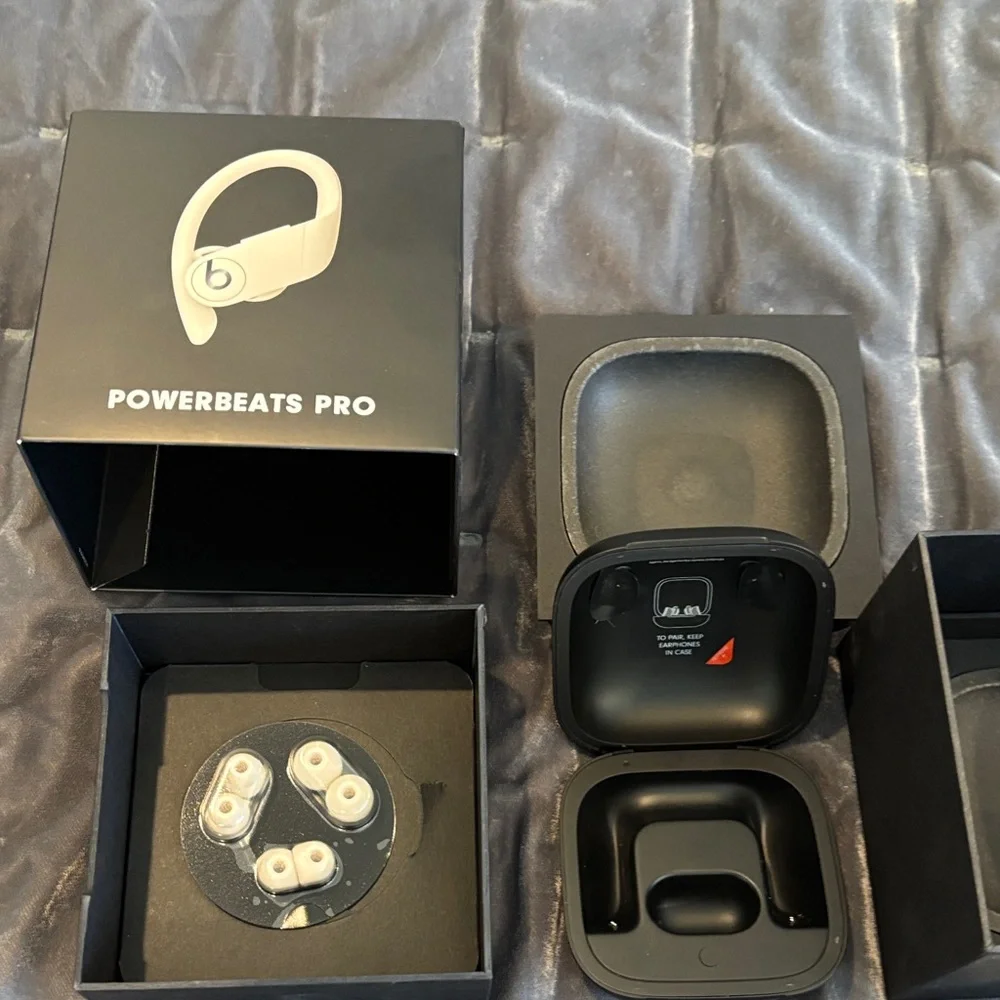 Beats by Dre Powerbeats Pro Wireless Earphones - White